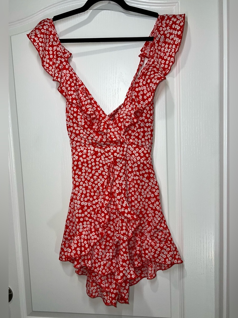 NLW Floral Tie Back Design Ruffled V-Cut Sleeveless Mini Romper Women’s Medium